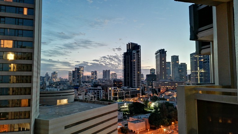  Гледка от Тел Авив, снимана с Honor 9X 