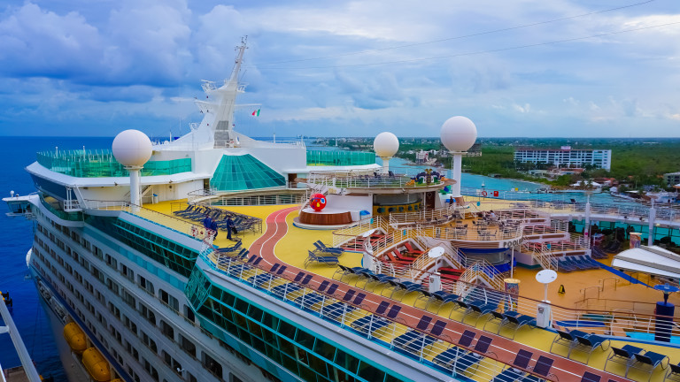 Кораб на Royal Caribbean - Cruise Line Jewel Of The Seas