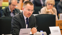 Джамбазки сигнализира EK за нарушени права на българите в Молдова