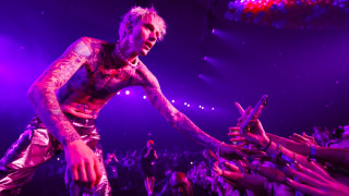 Популярен преди всичко като рап и хип хоп изпълнител Machine Gun