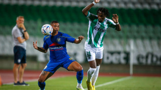 Нападателят на Берое Вини Трибуле поднови тренировки със своите съотборници