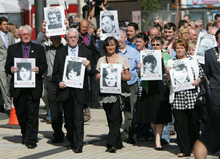 Бивш военен арестуван за убийства 40 години след "Кървавата неделя" в Северна Ирландия 