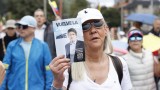 Простреляният колумбийски сенатор остава в критично състояние 