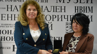 Държавният глава Илияна Йотова удостои Националния военноисторически музей НВИМ с Почетния