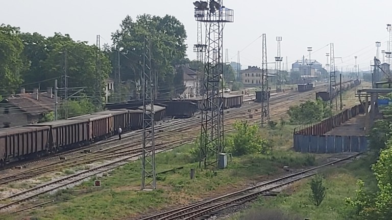 Товарен влак дерайлира в района на столичната гара "Илиянци"