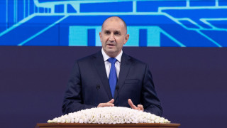 Президентът Румен Радев настоява за ускоряване подготовката на летателния състав на