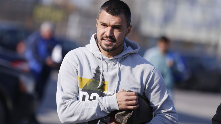 Божинов игра 5 минути за Пескара при завръщането на футбола в Италия