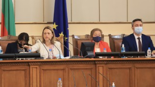 Депутатите единодушно приеха временна комисия за правилника на НС