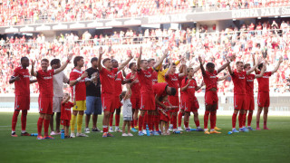 Аугсбург и Фрайбург си спретнаха истински трилър и завършиха 2 2