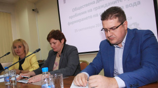 Омбудсманът Мая Манолова подхвана ВиК операторите заради сметките за вода