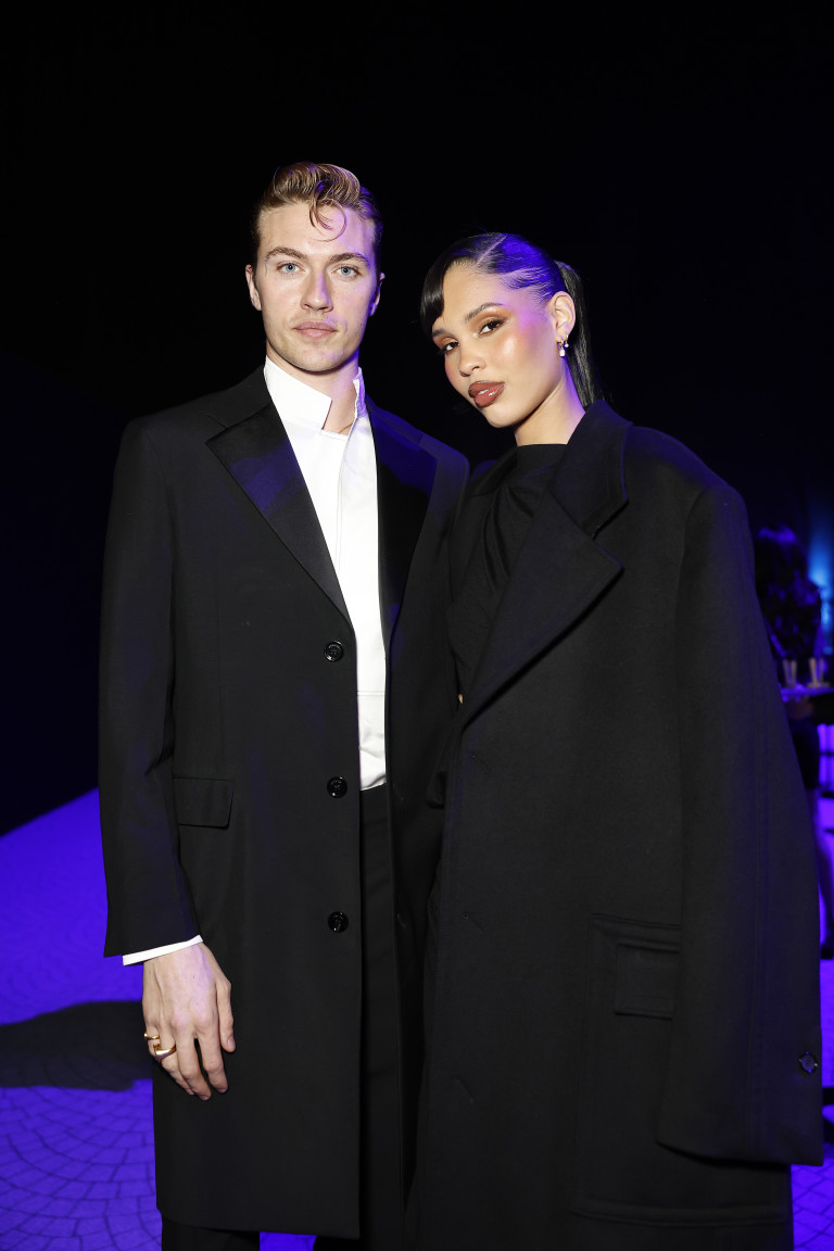 Нара Смит и брачният партньор й