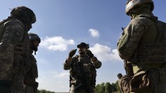 FT: Три линии на отбрана ще пазят мира в Украйна