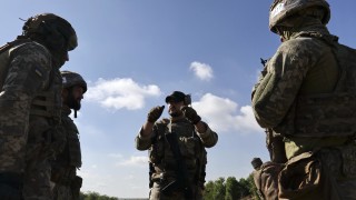 FT: Три линии на отбрана ще пазят мира в Украйна