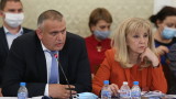 Цирк в комисията на Манолова, ГЕРБ скандира, че довела бизнесмен - "зърнар"