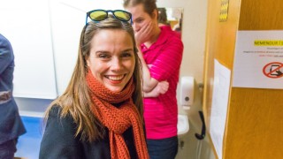 Исландците разгневени заради серията от политически скандали свалиха дясноцентристкото правителство