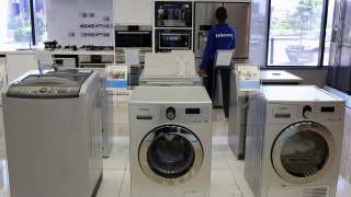 "Самсунг" изтегля и гърмящи перални машини от пазара 