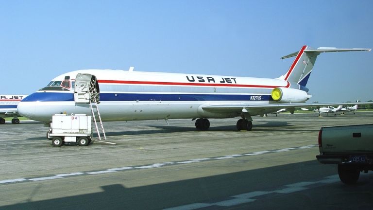 Летище JFK временно спря полети заради проблем със самолет