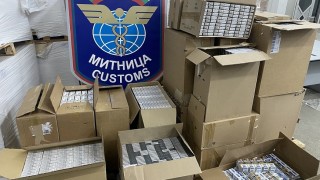 Митничари откриха 9940 кутии цигари в товарен автомобил на ГКПП