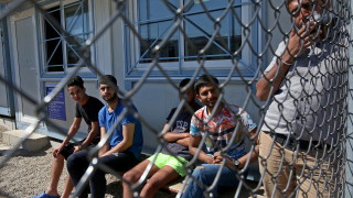 Нов голям бежански лагер се изгражда край Солун за да