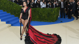 Ники Минаж направи няколко поста в своя Twiteer снощи за