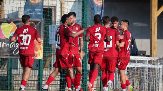 Двама чуждестранни футболисти се очакват до дни в лагера на