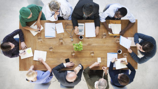 Голяма е вероятността след десетилетие изкуственият интелект да измести милиони хора от