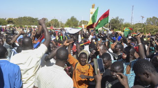 В отговор на от миналата седмица Африканският съюз изключва Буркина