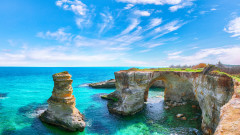 Арката на влюбените в италианския регион Пулия се срути на Свети Валентин