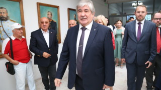 Макаров настоя да се гледат истинските материали за Червената армия