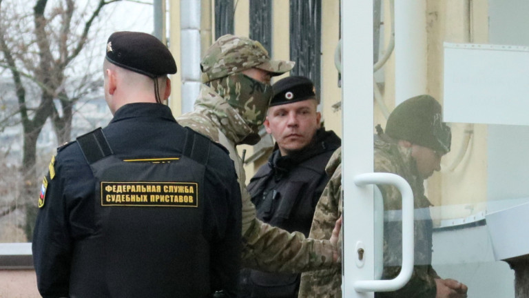 Арестуваните от Русия украински моряци задържани за 2 месеца