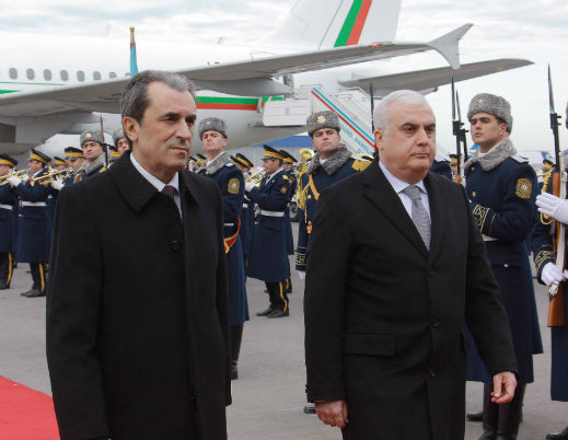 Баку разширява хранилището в Чирен, внасяме по 3 млрд. куб. м газ след 2019-а