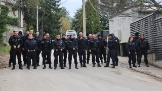 Полиция в дома на Доган