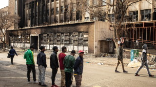 Броят на загиналите от пожара в Йоханесбург Южна Африка нарасна
