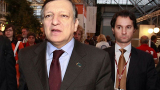 Барозу иска да надуе спасителния пояс за еврозоната
