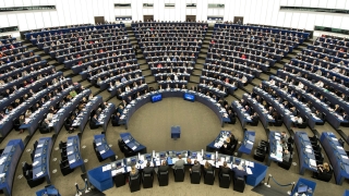 Смесени реакции в Европарламента на бялата книга на Юнкер