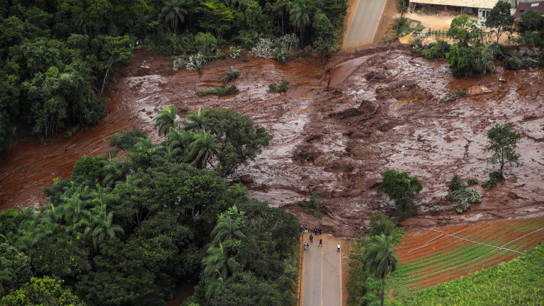 400 изчезнали след скъсана язовирна стена в Бразилия 