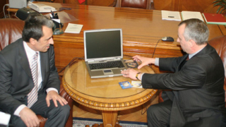 Орешарски внесе бюджет 2007 в НС 
