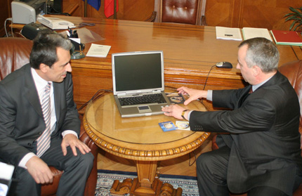 Орешарски внесе бюджет 2007 в НС 