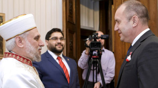 Да не допускаме политизация на религията, заяви Румен Радев на среща с Мустафа Хаджи