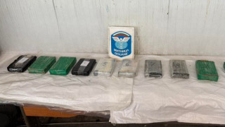 Хванаха мъж с 11 кг. кокаин и 5 кг златни отливки на Капитан Андреево