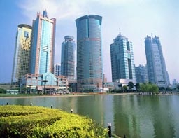 Китайци построиха хотел на 15 етажа само за 6 дни