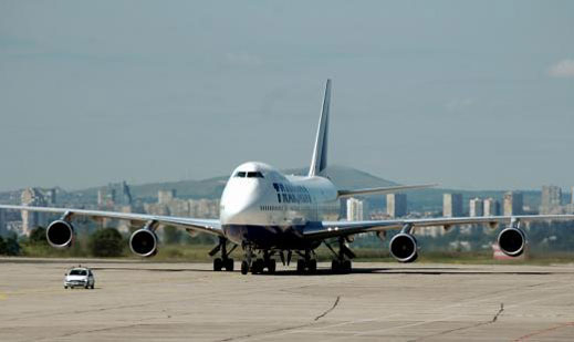 Самолет излезе от пистата на летището в Бургас