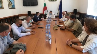 Във Варна има достатъчно свободни болнични легла, уверява здравният министър