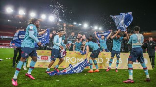 Бърнли е първият отбор който се изкачи в Премиър лийг