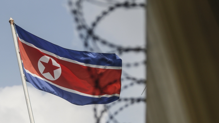 Интерпол издирва четирима от КНДР за убийството на Ким Чен-нам