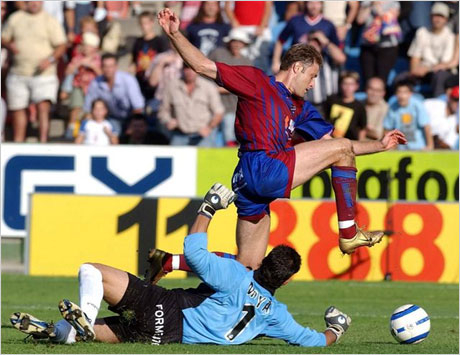 Сент Етиен с интерес към Манчев