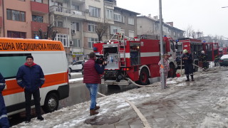 Огнеборци спасиха момиче от пожар в Горна Оряховица
