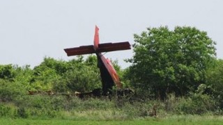 Не откриха документи в разбилия се в Македония самолет