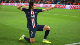 Испанският всекидневник АС твърди че агентите на Единсон Кавани са