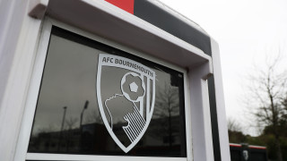 Застрашеният от изпадане английски футболен клуб Борнемут привлече шесто ново